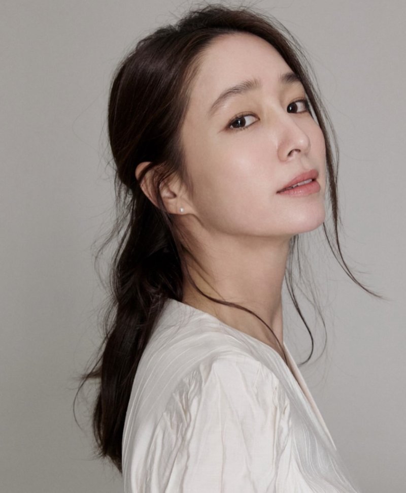 44세 이민정, 무보정에도 완벽 미모…프로필 사진 공개