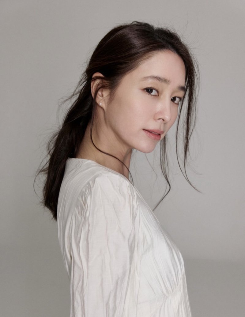 44세 이민정, 무보정에도 완벽 미모…프로필 사진 공개