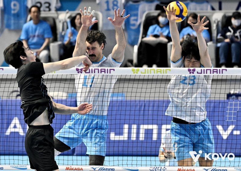 대한항공과 현대캐피탈의 맞대결 장면 (출처=연합뉴스)