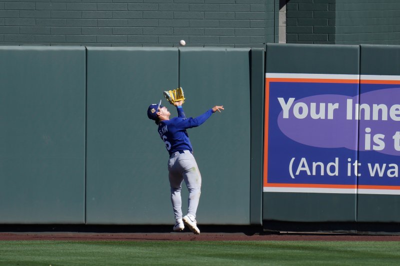 '생존왕' 김혜성, 로버츠의 마음을 훔치다… WBC로 향하는 '강렬한 느낌표'