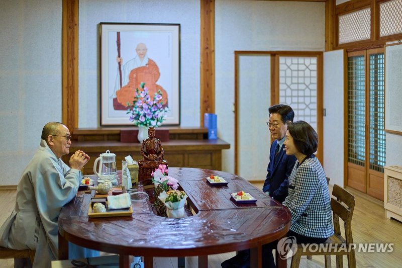 이재명 대통령, 송광사 방문 (출처=연합뉴스)