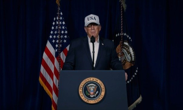 트럼프 대통령이 28일(현지시간) 소셜미디어(SNS) 트루스소셜에 올린 영상을 통해 발언하고 있다. 홈페이지 캡처