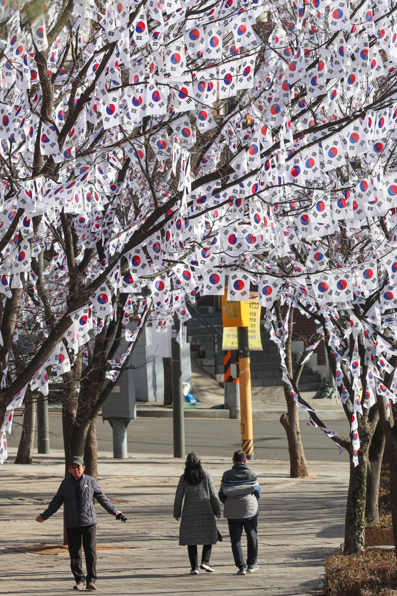 강산에&middot;김수철…3&middot;1절 봄의 함성, 대중음악 선율로 피어나다