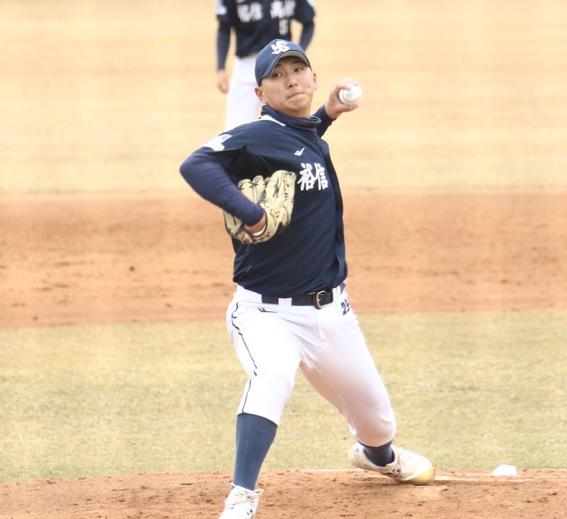 유신고 3학년 박찬희가 명문고야구열전 1회전 부산고전에서 역투하고 있다.사진=박범준 기자