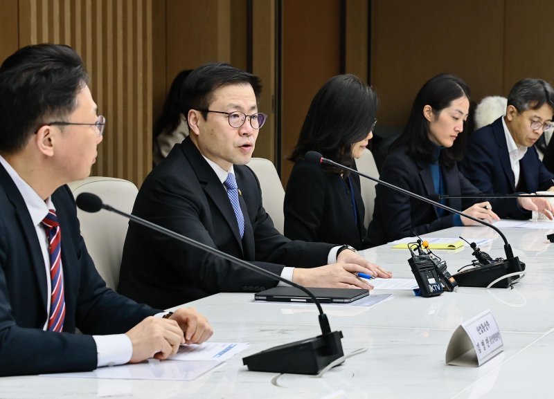 여한구 산업통상부 통상교섭본부장이 2월 10일 오후 서울 중구 대한상공회의소에서 열린 제54차 통상추진위원회에 참석해 발언하고 있다. 산업통상부 제공