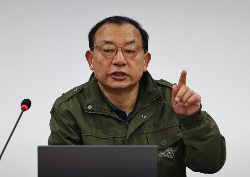 이정현 국민의힘 공천관리위원장이 지난달 26일 오후 서울 여의도 중앙당사에서 열린 제9회 전국동시지방선거 중앙당 공관위 3차 회의에서 발언하고 있다. 뉴시스