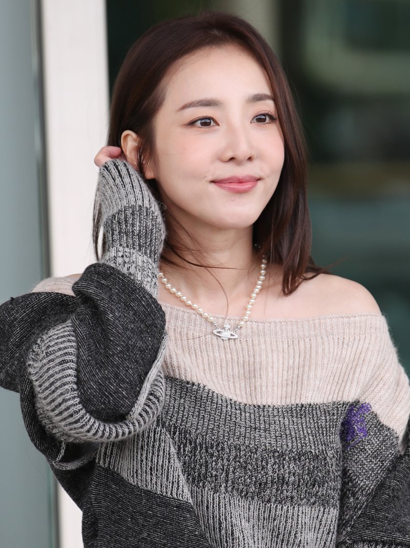 산다라박, 소속사와 계약 만료…박봄 '뜬금' 마약 주장에 "확인 어려워"