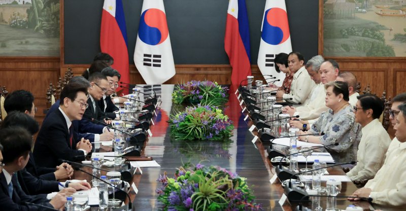 필리핀을 국빈 방문한 이재명 대통령이 3일 필리핀 마닐라 말라카냥궁에서 열린 확대회담에서 발언을 하고 있다. 뉴스1