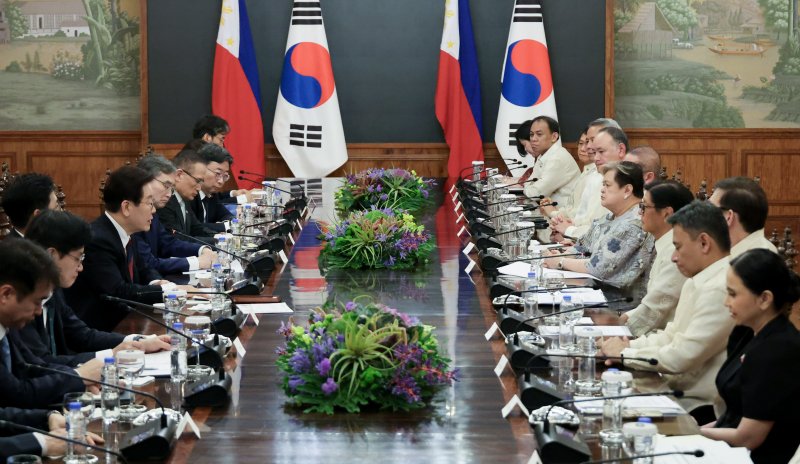필리핀을 국빈 방문한 이재명 대통령이 3일(현지시간) 필리핀 마닐라 말라카냥궁에서 열린 확대회담에서 발언을 하고 있다. 2026.3.3 ⓒ 뉴스1 허경 기자