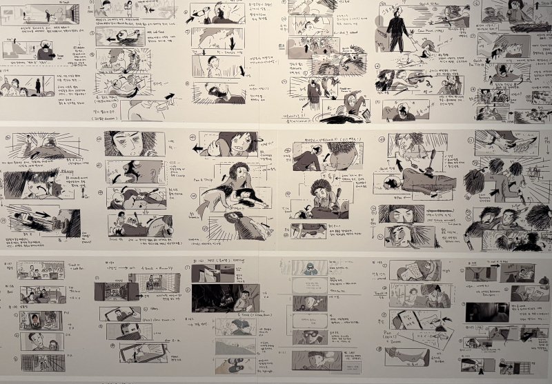 봉준호 감독의 대표작들의 스토리 보드들이 전시돼 있다.ⓒ 뉴스1 윤슬빈 관광전문기자