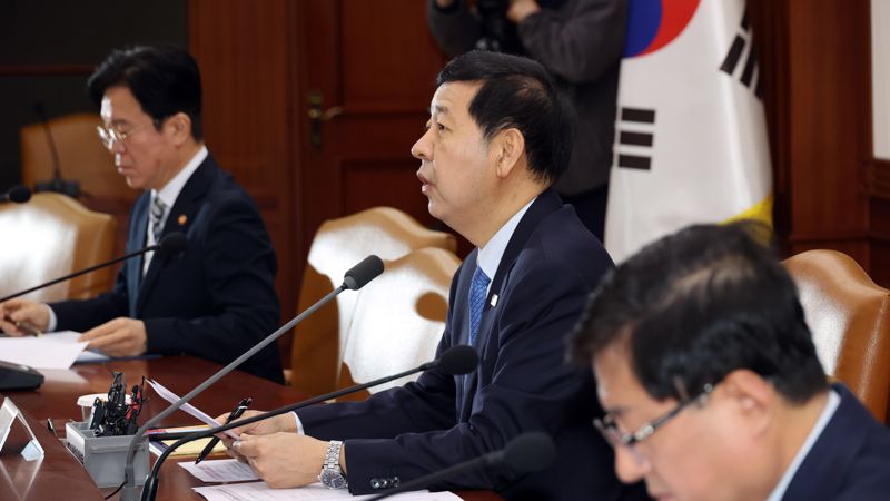 구윤철 부총리 겸 재정경제부 장관이 4일 서울 종로구 정부서울청사에서 열린 개정 노동조합법 시행 관련 관계장관회의에서 발언하고 있다. 사진=서동일 기자