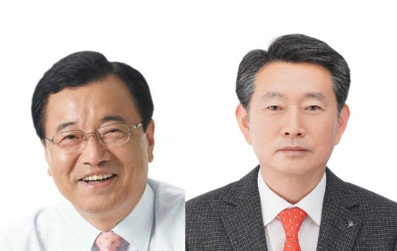 [하남=뉴시스] 사진 왼쪽부터 이현재 하남시장, 한태수 전 하남신문 대표. *재판매 및 DB 금지 *재판매 및 DB 금지