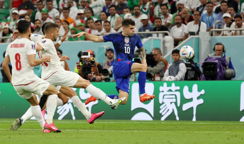 [도하(카타르)=뉴시스] 백동현 기자 = 29일(현지시간) 오후 카타르 도하 알투마마 스타디움에서 열린 2022 카타르 월드컵 조별리그 B조 3차전 이란과 미국의 경기, 미국 풀리시치가 득점하고 있다. 2022.11.30. livertrent@newsis.com