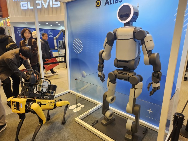 AW2026 현대글로비스 부스에 있는 아틀라스. 연합뉴스 제공