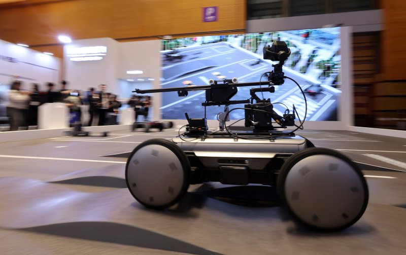 4일 서울 강남구 코엑스에서 열린 ‘2026 스마트공장·자동화산업전(AW 2026)’에서 현대자동차그룹 로보틱스랩의 모베드(MobED) 시연이 진행되고 있다. 2026.3.4 ⓒ 뉴스1 박지혜 기자