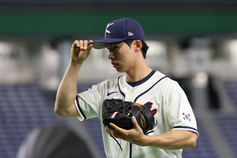 [도쿄=뉴시스] 권창회 기자 = 2026 월드베이스볼클래식(WBC) 개막을 하루 앞둔 4일 일본 도쿄돔에서 한국야구대표팀 김혜성이 훈련을 하고 있다. 2026.03.04. kch0523@newsis.com