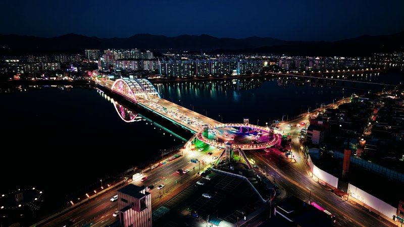 춘천 소양아트서클 야간 전경.(춘천시 제공, 재판매 및 DB금지)