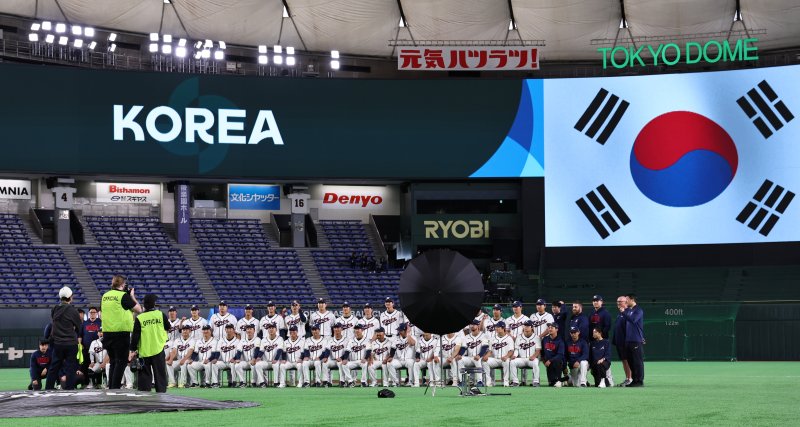 2026 월드베이스볼클래식(WBC) 대한민국 국가대표팀이 4일 일본 도쿄돔에서 체코와의 1차전 경기를 하루 앞두고 단체기념촬영을 하고 있다. 2026.3.4 ⓒ 뉴스1 구윤성 기자