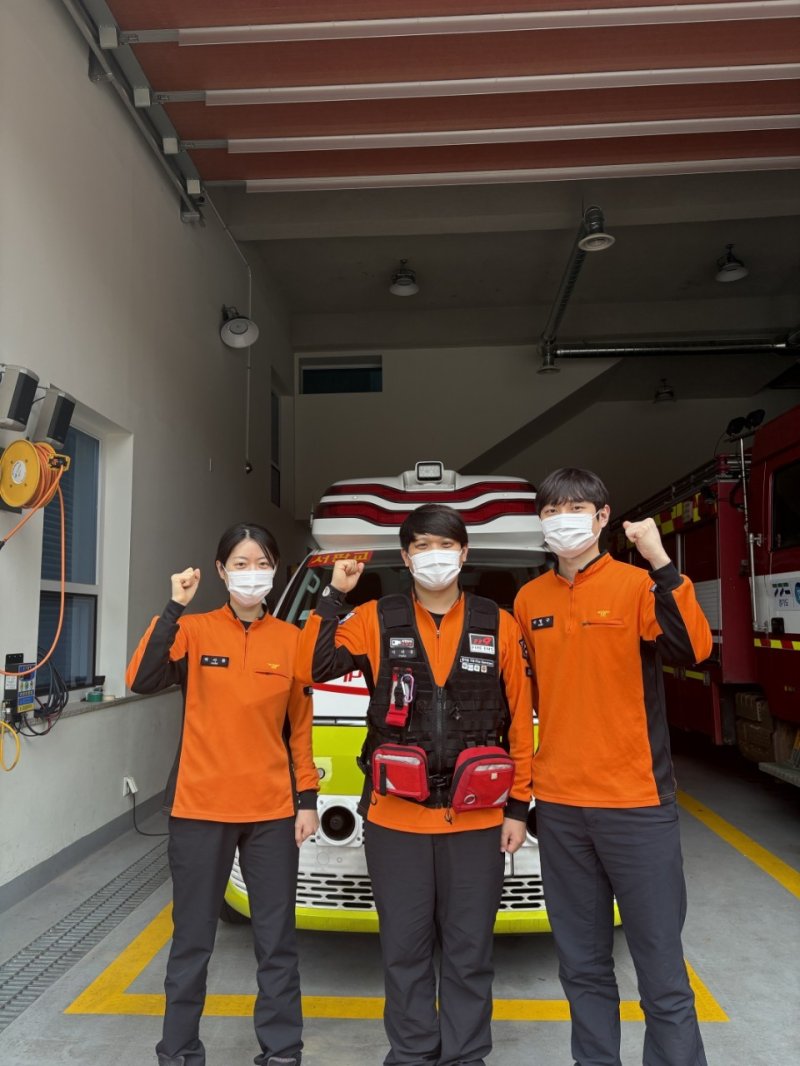 경기 분당소방서 서판교119안전센터 소속 박아름 소방사(왼쪽부터), 박태훈 소방교 , 백형규 소방장. (분당소방서 제공. 재판매 및 DB 금지) 2026.3.4/뉴스1
