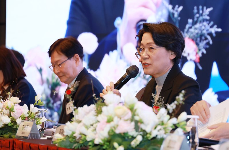 [서울=뉴시스] 최은옥 교육부 차관은 4일 오후 서울 중구 웨스틴조선에서 열린 2026년 한국대학교육협의회(대교협) 정기총회에 참석해 "현장에서 체감할 수 있도록 규제 개선도 다양하게 지속 추진하려고 한다"고 말했다. (사진=교육부 제공) 2026.03.04. photo@newsis.com