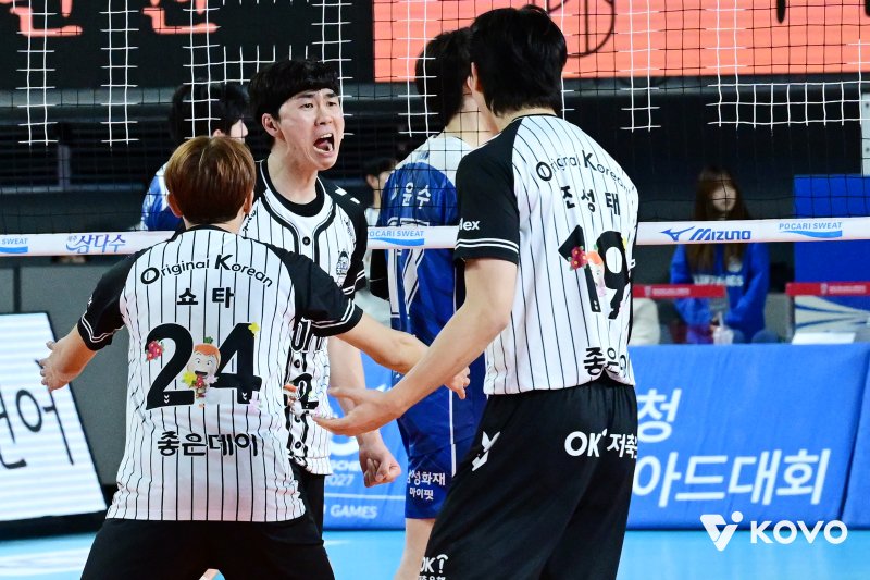 [서울=뉴시스]남자배구 OK저축은행 전광인. (사진=KOVO 제공)