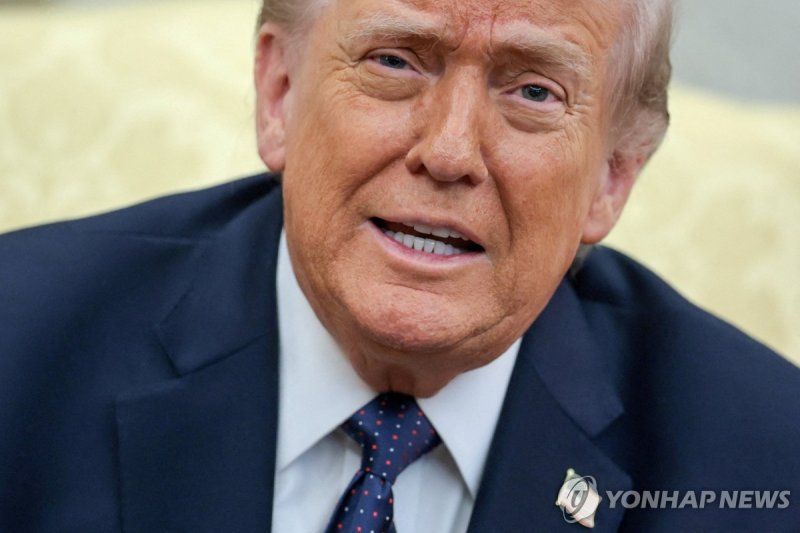 백악관 집무실의 트럼프 미 대통령 (출처=연합뉴스)