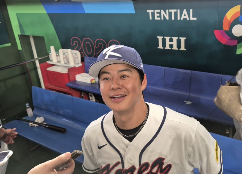[도쿄=뉴시스] 문채현 기자 = 2026 월드베이스볼클래식(WBC)에 나서는 한국 야구 대표팀 노시환이 4일 일본 도쿄돔에서 열린 2026 WBC 조별리그 C조 공식훈련을 마친 뒤 취재진과 인터뷰를 하고 있다. 2026.03.04. dal@newsis.com *재판매 및 DB 금지