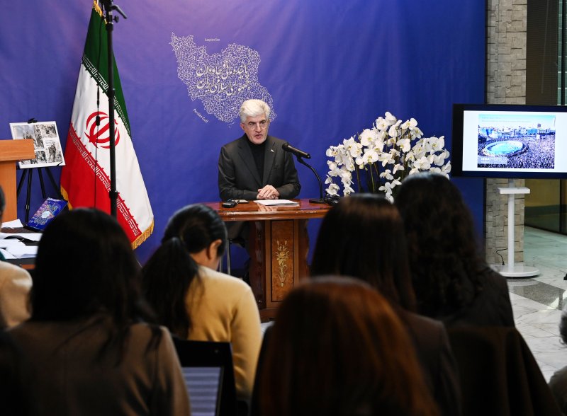 사이드 쿠제치 주한이란대사가 지난 5일 서울 용산구 한남동 주한이란대사관에서 공식 입장을 발표하고 있다. 공동취재