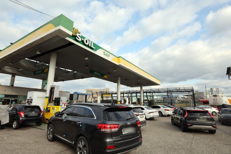 기름값 급등과 코스닥 급등, 중동 전쟁 여파로 경제 불안 심화