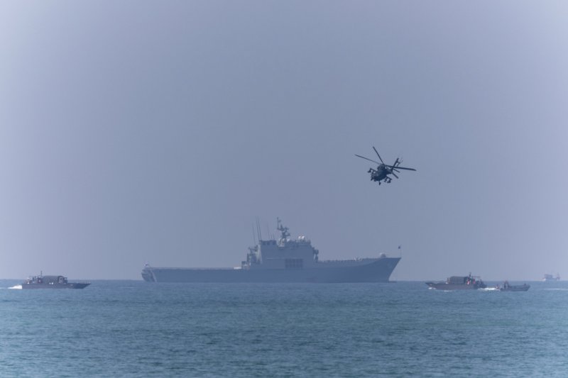 해병대는 지난 2월 23일부터 3월 6일까지 태국 일대에서 미국, 태국 등 10개국과 함께 코브라골드 연합훈련에 참가했다고 6일 밝혔다. 한, 미, 태 해병대 장병들이 태국 핫야오 해안에서 상륙작전 간 결정적 행동을 하고 있다. 해병대사령부