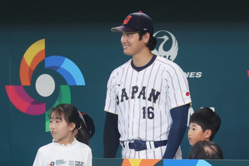 7일 일본 도쿄돔에서 열린 2026 월드베이스볼클래식(WBC) 조별리그 C조 2차전 대한민국과 일본의 경기에 일본 오타니 쇼헤이가 입장하고 있다.연합뉴스