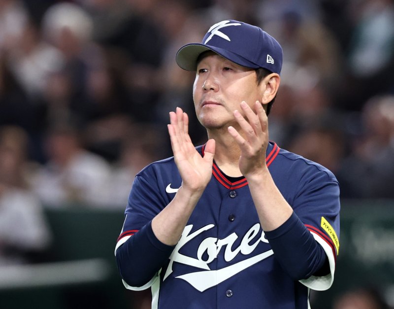 7일 오후 일본 도쿄돔에서 열리는 2026 월드베이스볼클래식 C조 조별리그 일본과의 경기를 앞두고 류지현 감독이 경기를 준비하고 있다.뉴스1