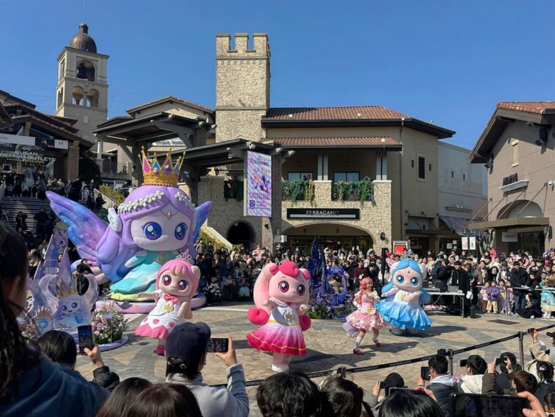 지난 7일 오후 신세계사이먼 부산 프리미엄 아울렛 노스(North) 중앙광장에서 진행된 캐치! 티니핑 싱어롱쇼 현장. 신세계사이먼 제공