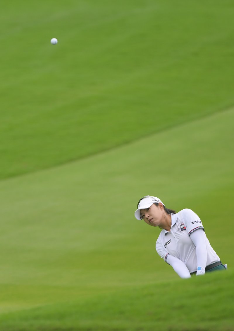 볼빅의 콘도르 볼을 사용하는 이미향.연합뉴스