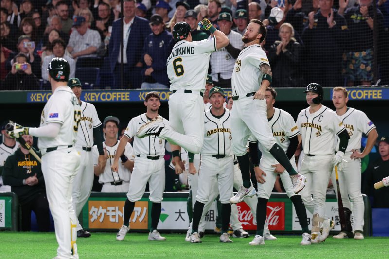 [도쿄=뉴시스] 권창회 기자 = 9일 일본 도쿄돔에서 열린 2026 WBC 조별리그 C조 4차전 한국과 호주의 경기, 5회말 호주 선두타자 그렌디닝이 홈런을 친 뒤 세리머니 하고 있다. 2026.03.09. kch0523@newsis.com