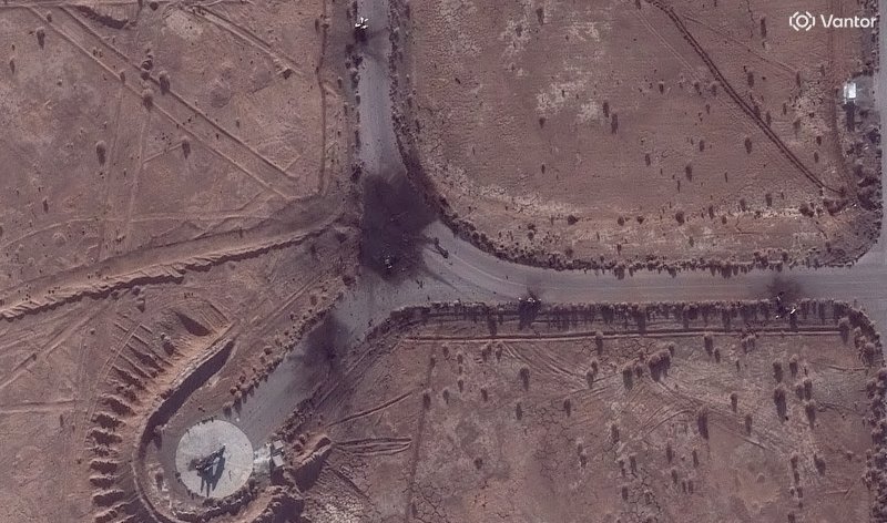 [이스파한=AP/뉴시스] 미국 상업 위성업체 밴터가 제공한 위성 사진에 지난 8일(현지 시간) 이란 이스파한의 제8 전술공군기지에 있는 F-14 전투기와 중국산 F-7 전투기가 공습으로 파괴돼 있다. 2026.03.11.