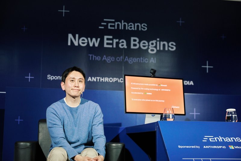 [fn 이사람] "직원 수 대신 AI 능력이 기업 평가기준 될 것" - 뉴스 썸네일 이미지