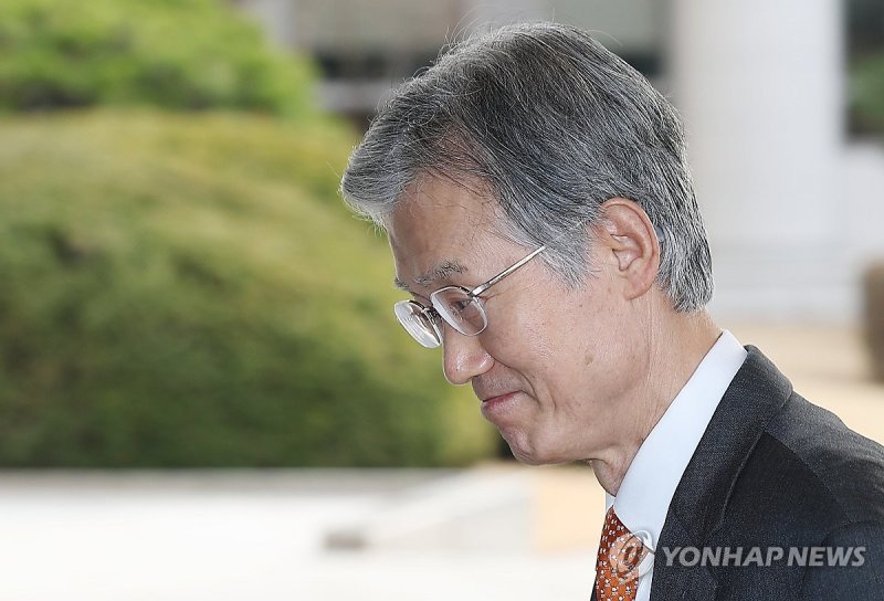 대법 들어서는 조희대 대법원장 (출처=연합뉴스)