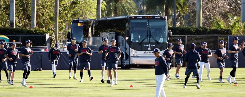 WBC 8강전 경기를 앞둔 한국 야구대표팀 선수들이 11일(현지시간) 미국 플로리다주 마이애미 FIU 베이스볼 스타디움에서 훈련을 하고 있다.연합뉴스
