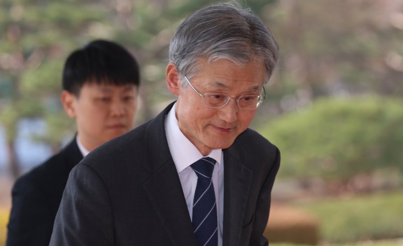 조희대 대법원장이 10일 오전 서울 서초구 대법원으로 출근하고 있다. 2026.3.10 ⓒ 뉴스1 김명섭 기자