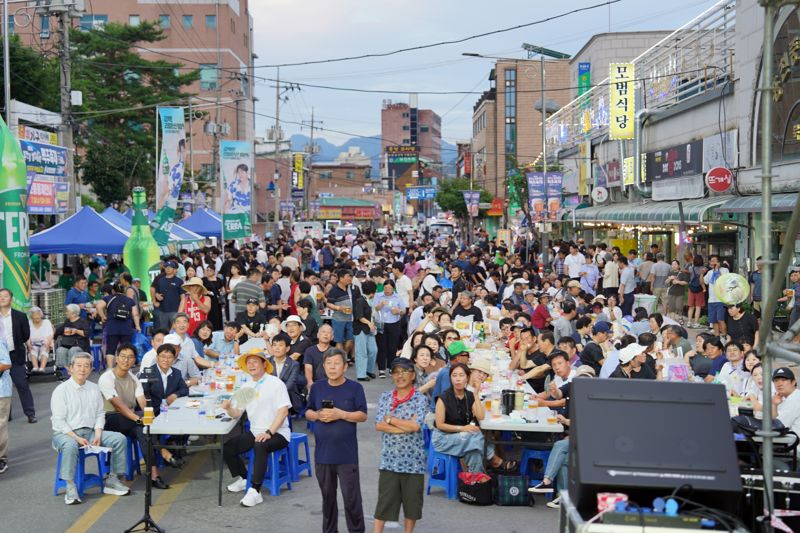 지난해 여름 열린 홍천강 별빛 음악 맥주축제 당시 모습. 홍천군 제공