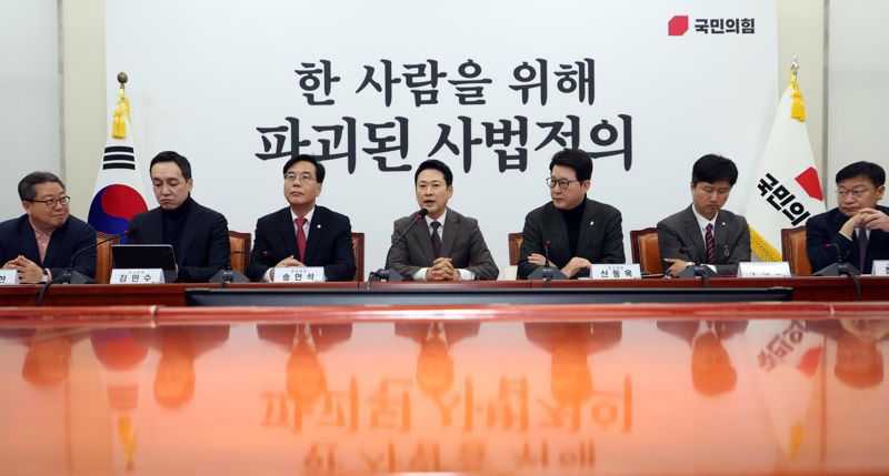 국민의힘 장동혁 대표가 12일 서울 여의도 국회에서 열린 최고위원회의에서 발언하고 있다. 사진=박범준 기자