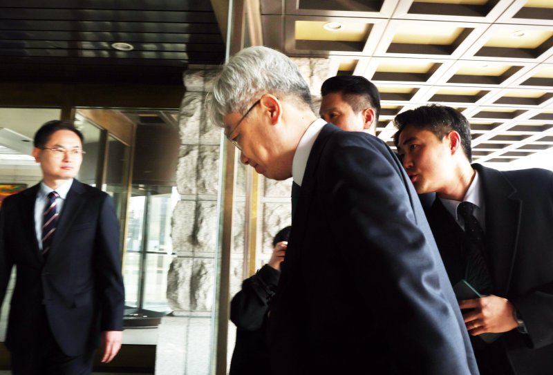 김상환 헌법재판소 소장이 12일 오전 서울 종로구 헌법재판소로 출근하고 있다.2026.3.12 ⓒ 뉴스1 김진환 기자