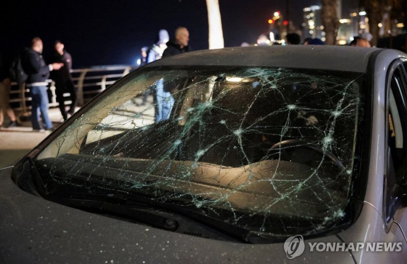 레바논 베이루트에서 드론 공격에 파괴된 차량 (출처=연합뉴스)