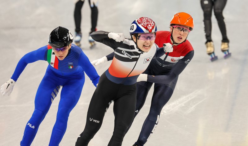 2022 베이징 동계 올림픽 쇼트트랙 여자 1500m에서 우승을 차지하는 최민정. ⓒ 뉴스1 안은나 기자