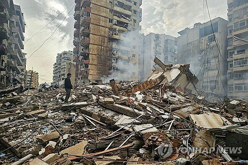 이스라엘군의 공습에 파괴된 레바논 베이루트 시가지 (출처=연합뉴스)