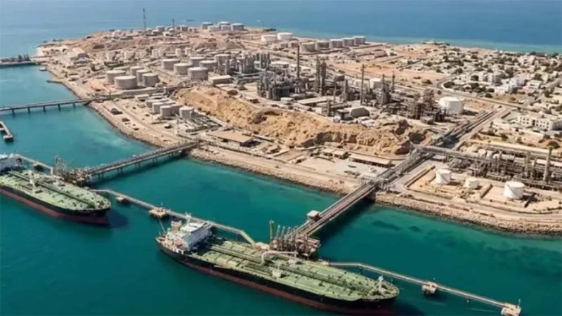 [서울=뉴시스]이란 석유수출기지 하르그섬. 호르무즈 해협에 자리하고 있다. 중동 사태가 3주째 접어든 가운데, 도널드 트럼프 미국 대통령이 한국 등 5개국에 호르무즈 해협에 군함을 보낼 것을 요구하며 확전 조짐이 나오고 있다. (출처=락샤-아니르베다닷컴)2026.3.15. *재판매 및 DB 금지