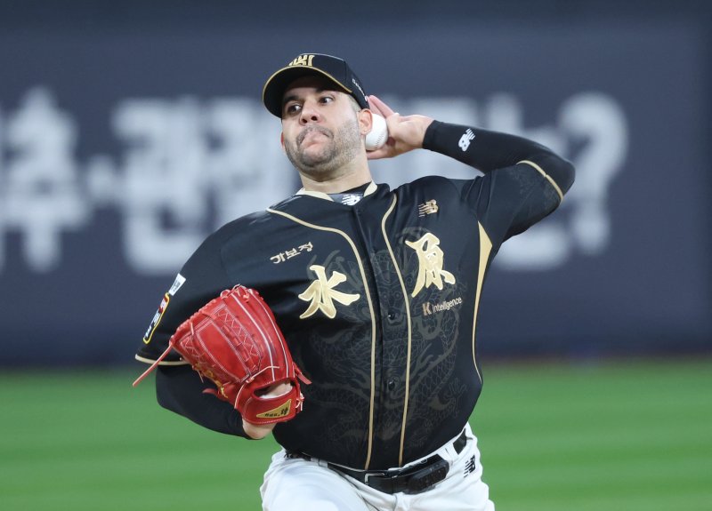 KT 위즈 시절의 엔마누엘 데 헤이수스.뉴스1