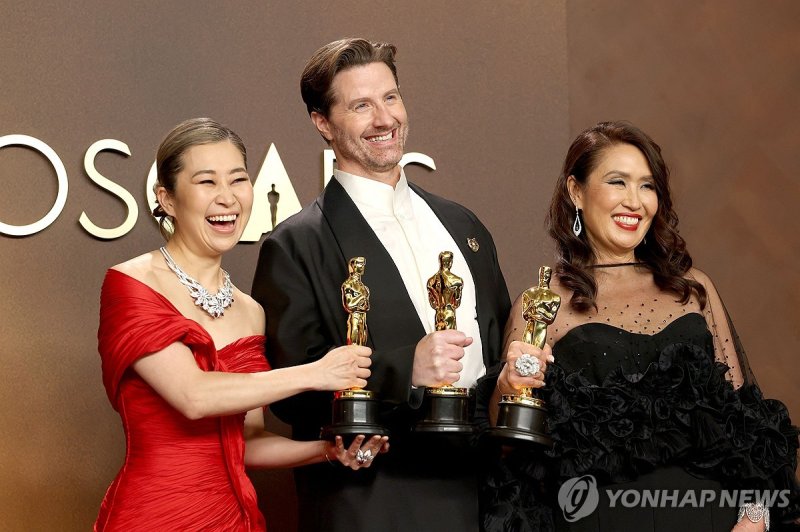 미국 아카데미 시상식에서 장편 애니메이션상을 수상한 '케이팝 데몬 헌터스'