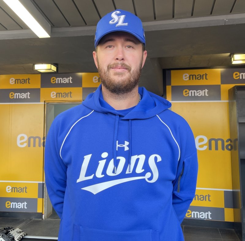 출국 심사 끝났는데 "저 안 탈래요"… 공항 발칵 뒤집은 삼성 새 외국인 투수의 사연